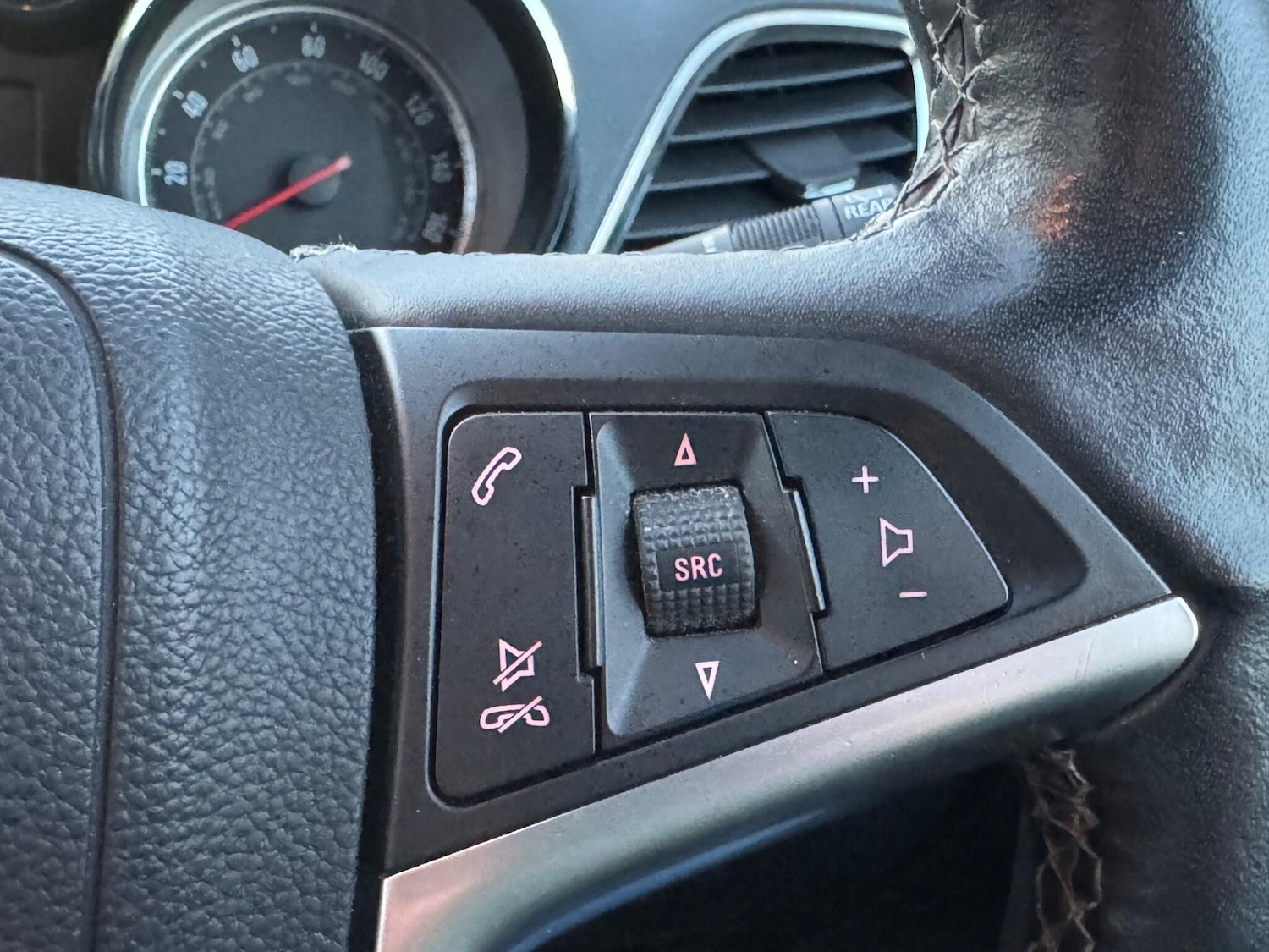 Used Vauxhall Mokka 2015 for sale - 77120537: Photo 28