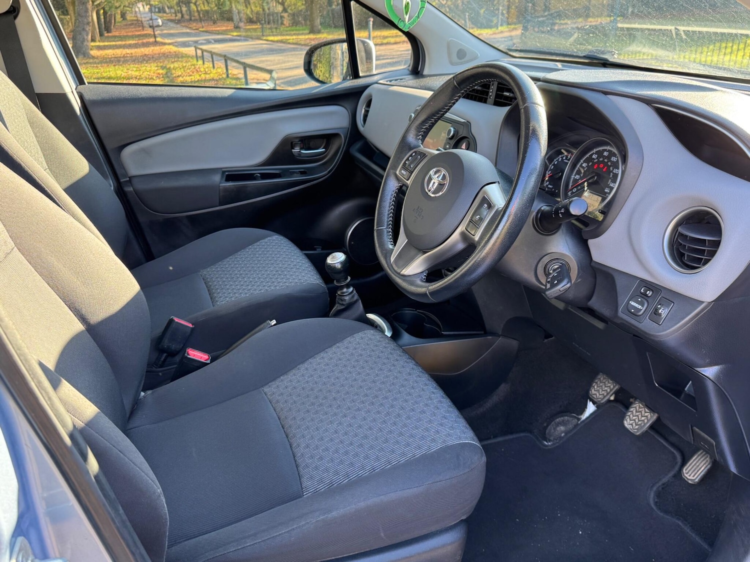 Used Toyota Yaris 2015 for sale - 76689035: Photo 19