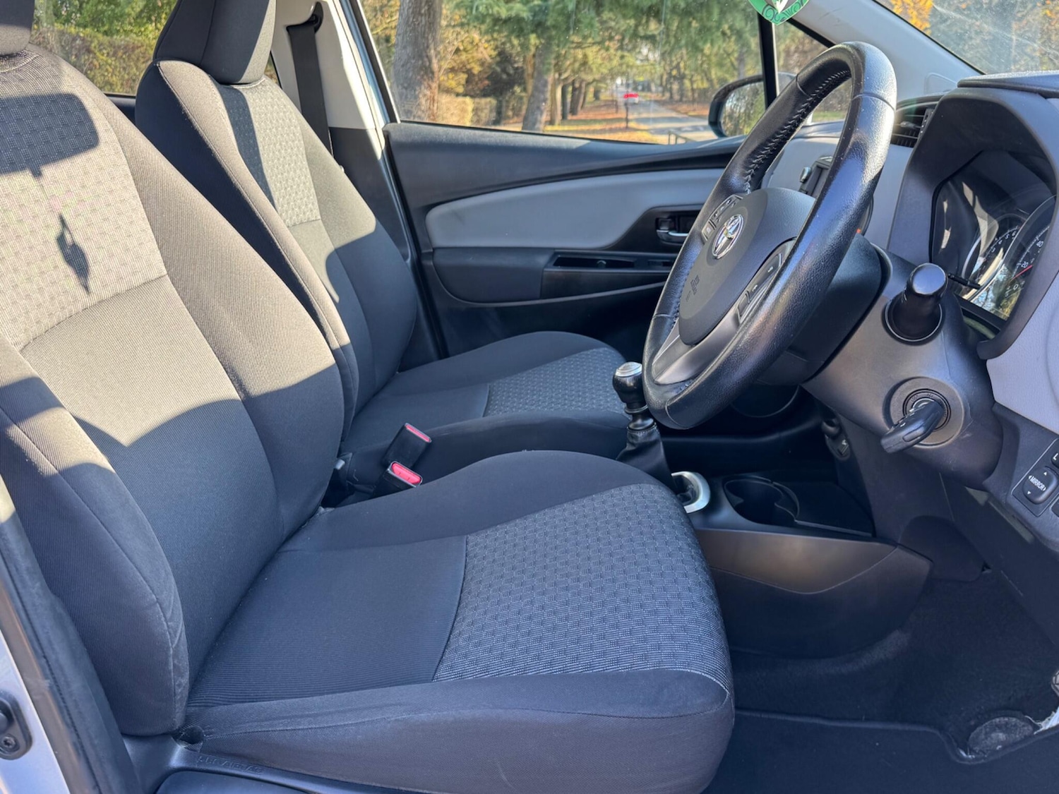 Used Toyota Yaris 2015 for sale - 76689035: Photo 21