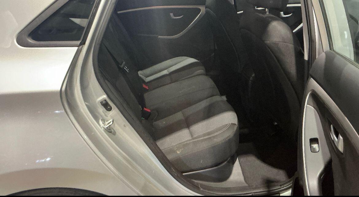 Used Hyundai i30 2015 for sale - 78175871: Photo 8