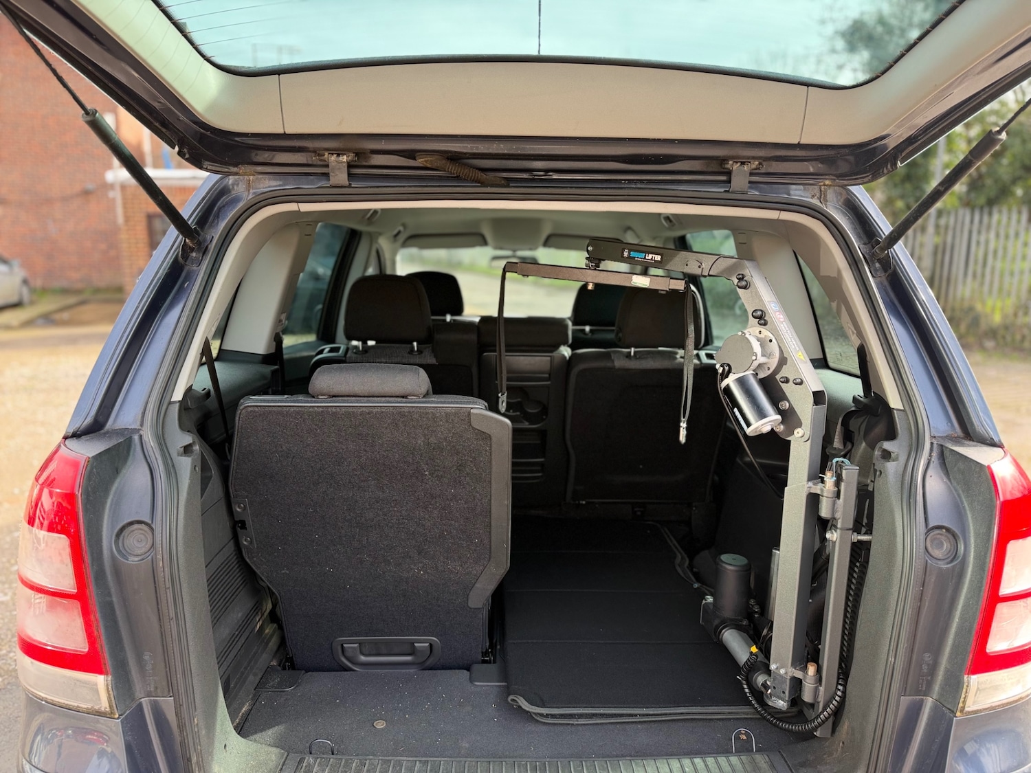 Used Vauxhall Zafira 2010 for sale - 77545561: Photo 31