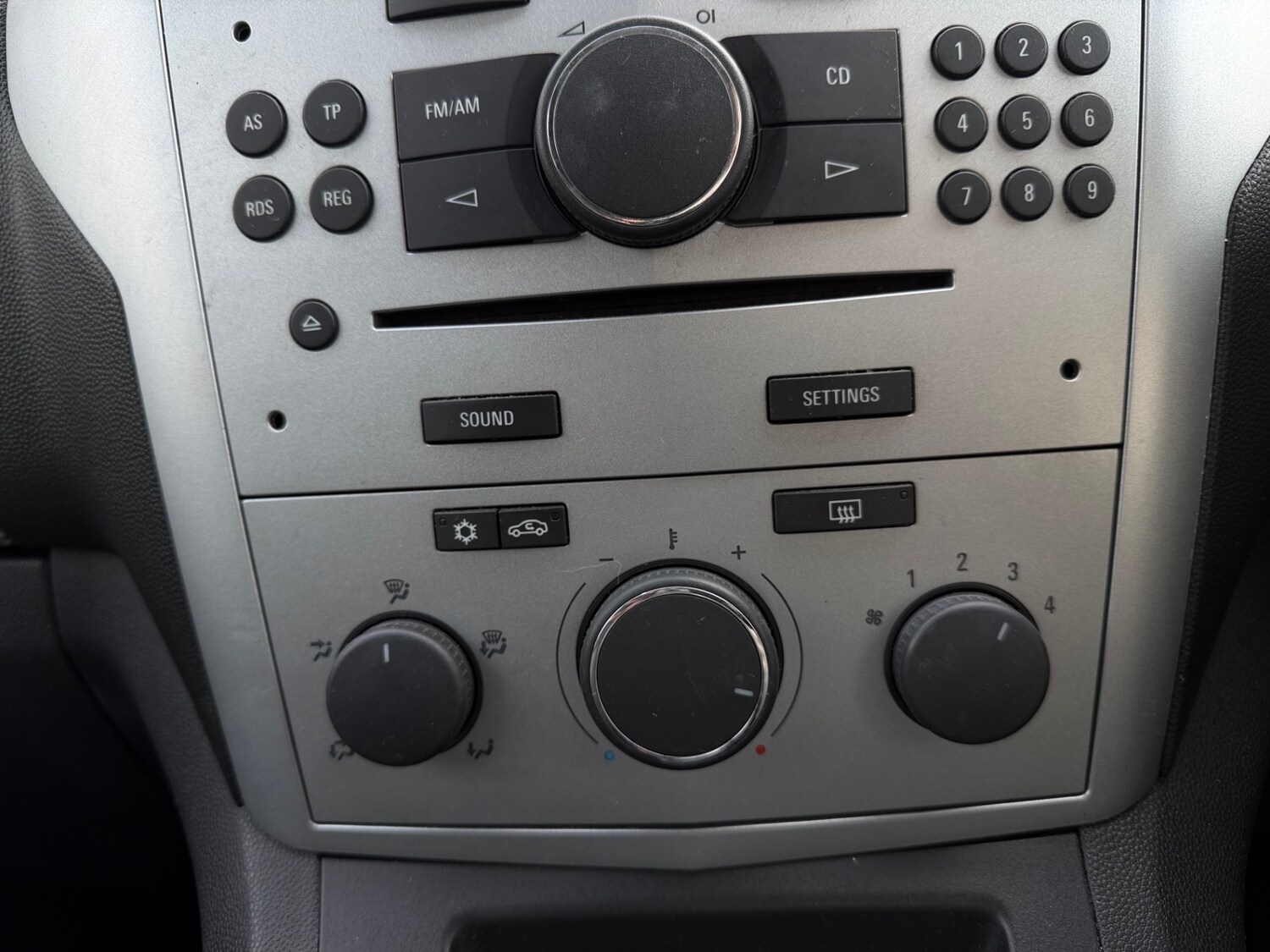 Used Vauxhall Zafira 2010 for sale - 77545561: Photo 32