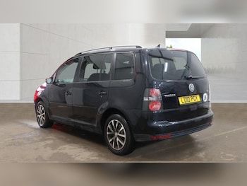 Used Volkswagen Touran 2010 for sale - 78175872: Photo