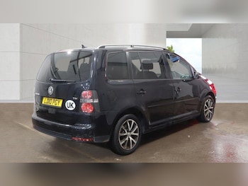 Used Volkswagen Touran 2010 for sale - 78175872: Photo