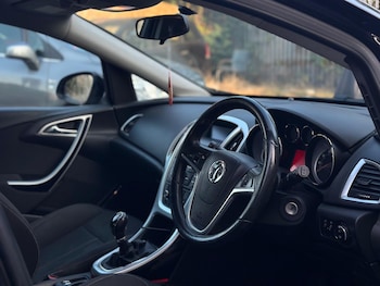 Used Vauxhall Astra 2011 for sale - 79303282: Photo