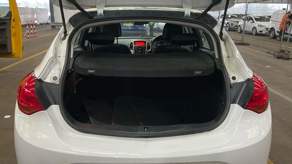 Used Vauxhall Astra 2013 for sale - 78175883: Photo 7