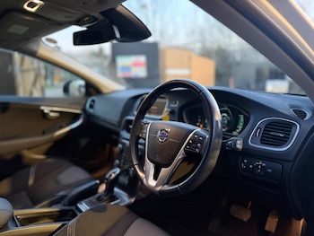 Used Volvo V40 2014 for sale - 78175915: Photo