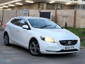 Used Volvo V40 2014 for sale - 78175915: Photo