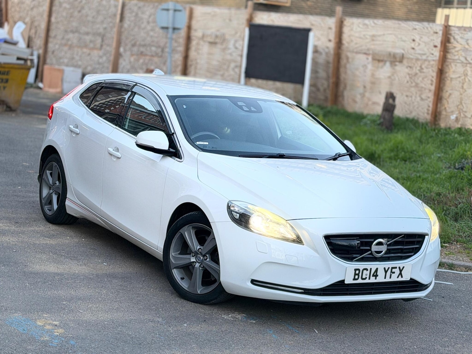 Used Volvo V40 2025 for sale - 78175915: Photo 7
