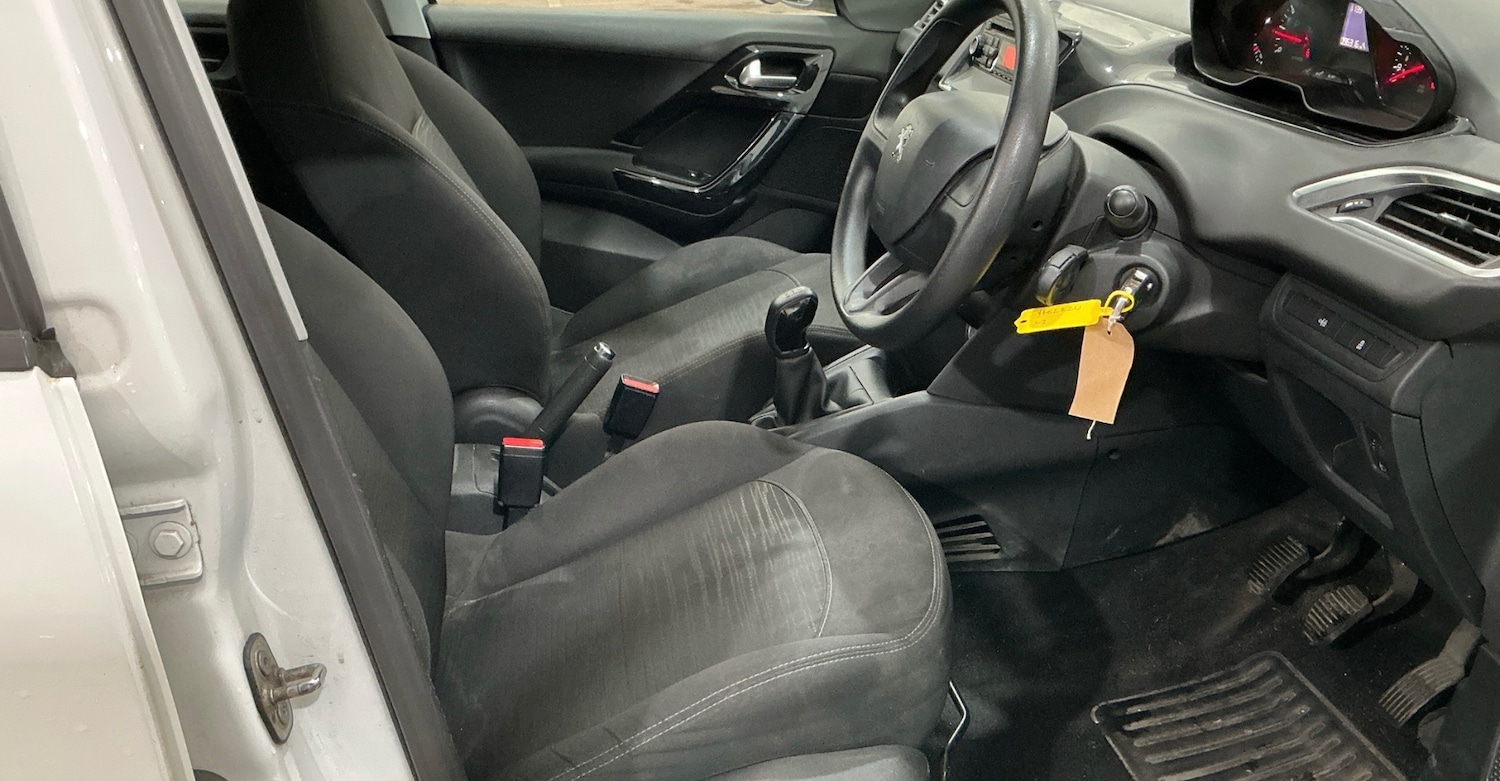 Used Peugeot 208 2013 for sale - 77802881: Photo 3