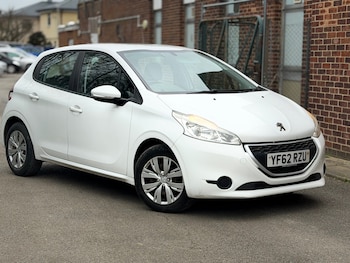 Used Peugeot 208 2013 for sale - 77802881: Photo