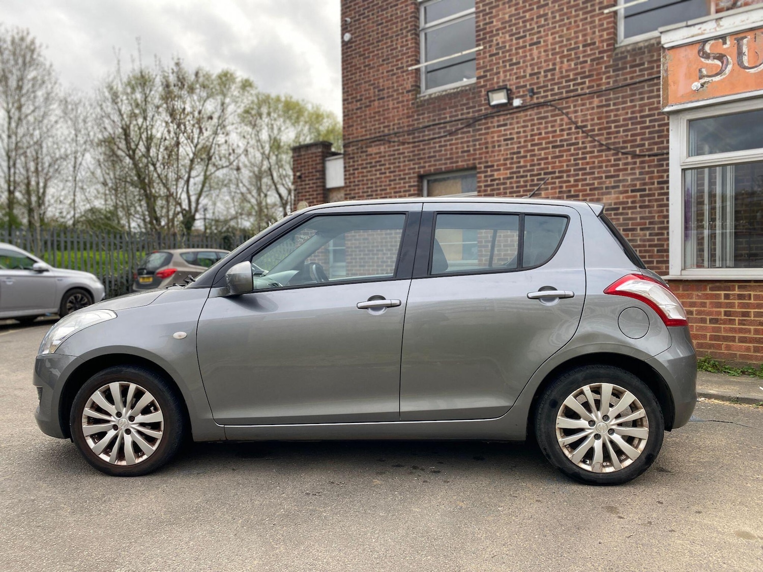 Used Suzuki Swift 2011 for sale - 78204122: Photo 15