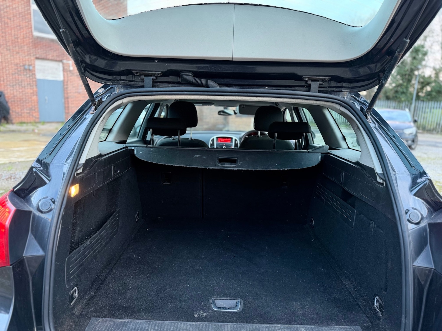 Used Vauxhall Astra 2011 for sale - 77578190: Photo 29