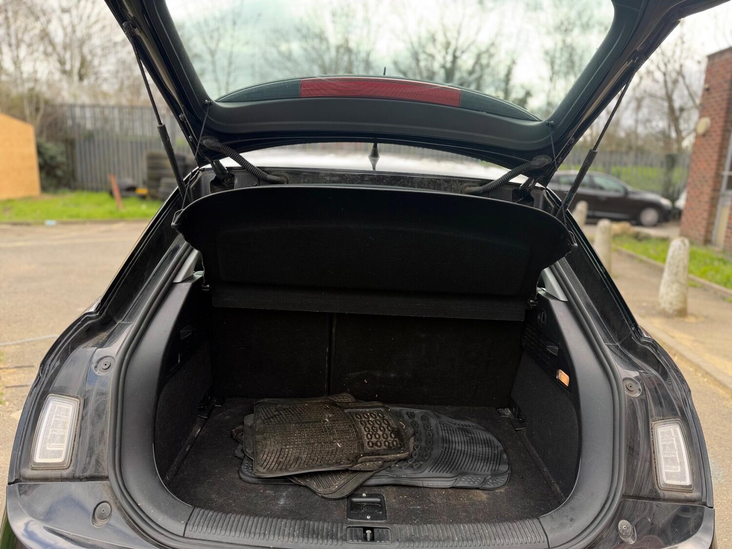 Used Audi A1 2011 for sale - 78175875: Photo 27