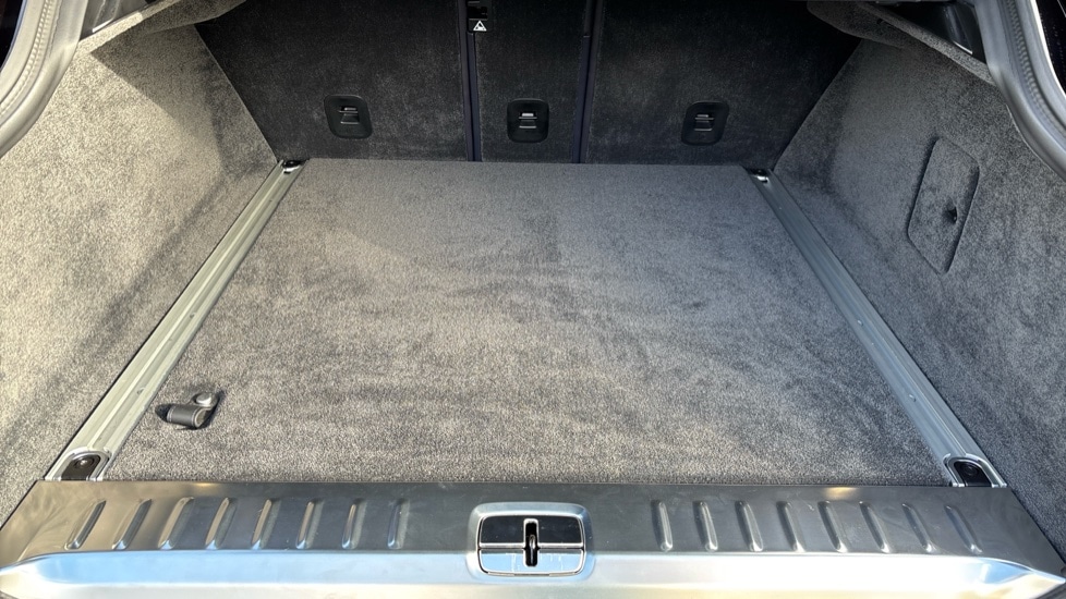 Used Aston Martin DBX 2024 for sale - 76067069: Photo 21