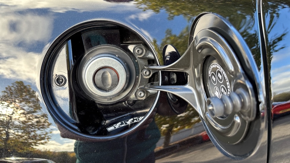 Used Aston Martin DBX 2024 for sale - 76067069: Photo 26