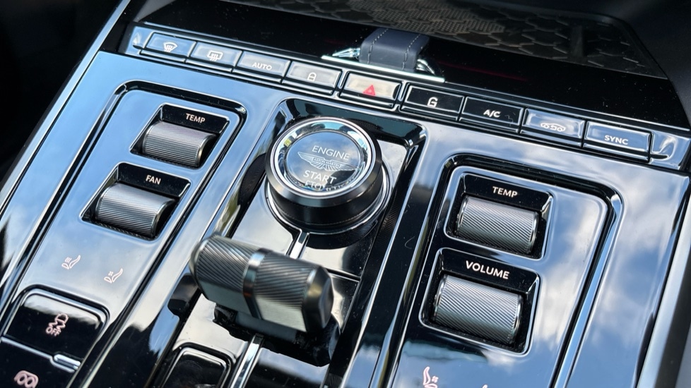 Used Aston Martin DBX 2024 for sale - 76067069: Photo 32