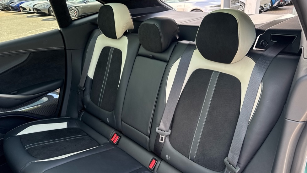 Used Aston Martin DBX 2022 for sale - 76466454: Photo 40