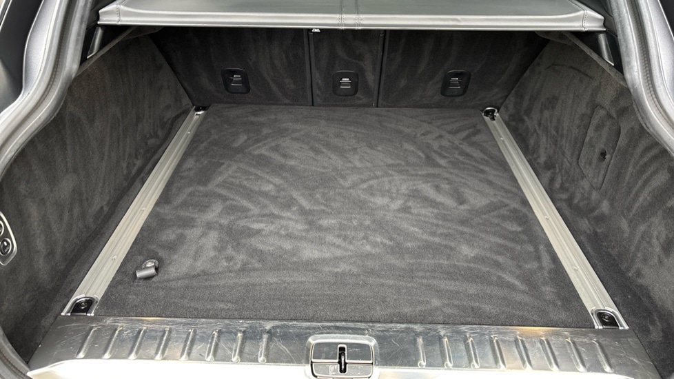 Used Aston Martin DBX 2023 for sale - 76015106: Photo 21