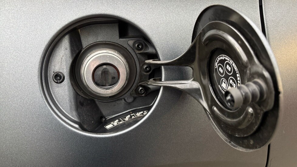 Used Aston Martin DBX 2023 for sale - 76015106: Photo 26