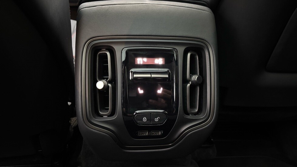 Used Aston Martin DBX 2023 for sale - 76015106: Photo 38