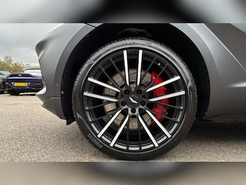 Used Aston Martin DBX 2023 for sale - 76015106: Photo