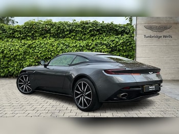 Used Aston Martin DB11 2017 for sale - 76475070: Photo