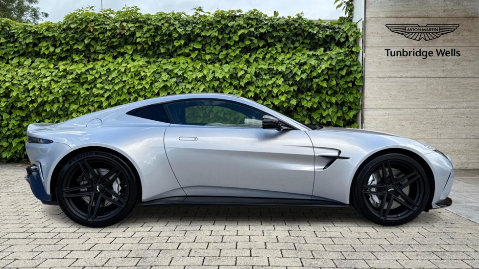 Used Aston Martin Vantage 2025 for sale - 75742762: Photo 16