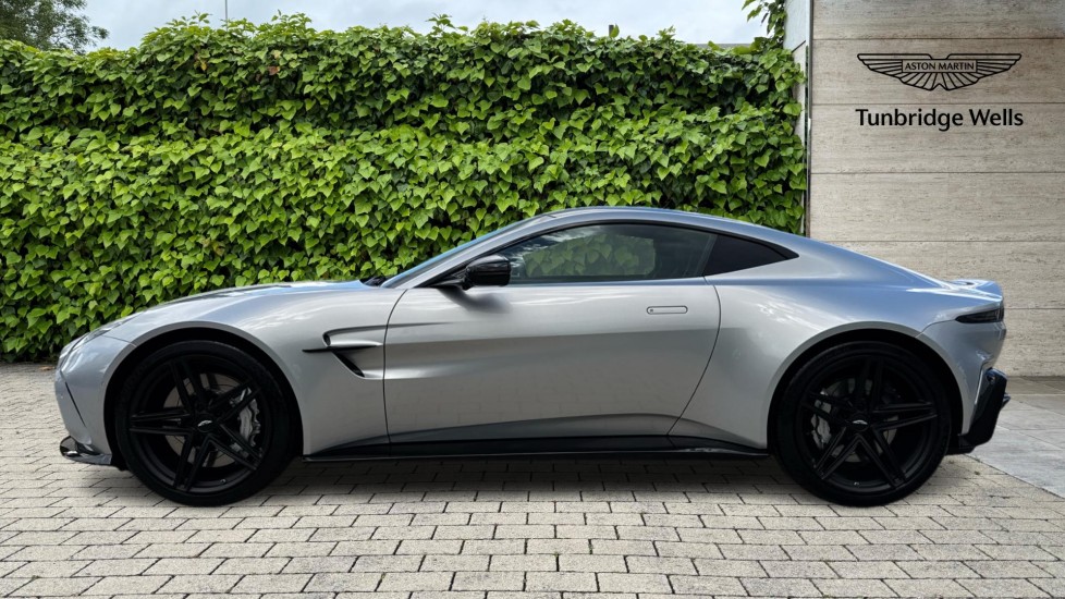 Used Aston Martin Vantage 2025 for sale - 75742762: Photo 17