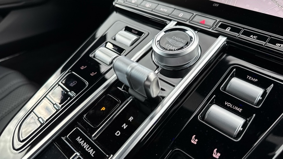 Used Aston Martin Vantage 2025 for sale - 75742762: Photo 32