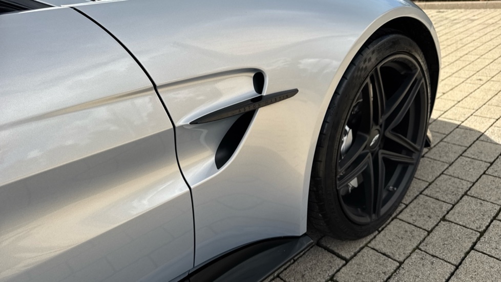 Used Aston Martin Vantage 2025 for sale - 75742762: Photo 9