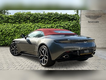 Used Aston Martin DB11 2018 for sale - 75451835: Photo