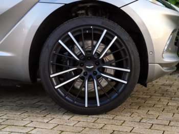 Used Aston Martin DBX 2025 for sale - 73937764: Photo