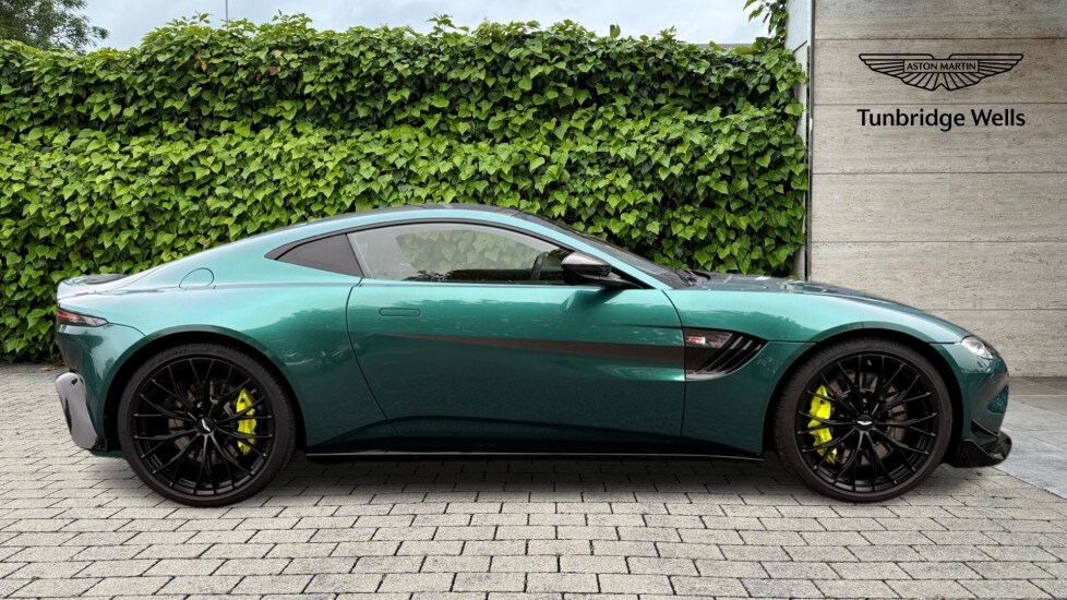 Used Aston Martin Vantage 2024 for sale - 76203881: Photo 16