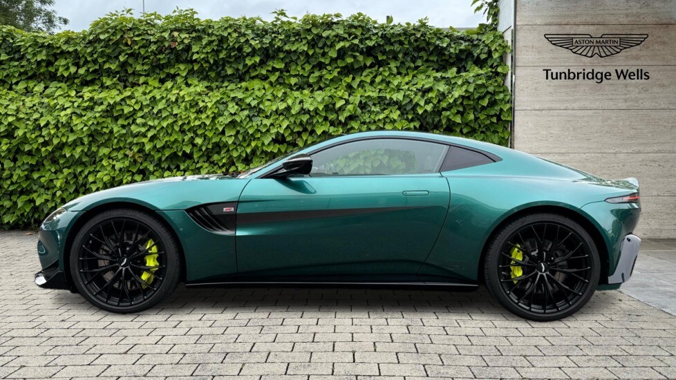 Used Aston Martin Vantage 2024 for sale - 76203881: Photo 17