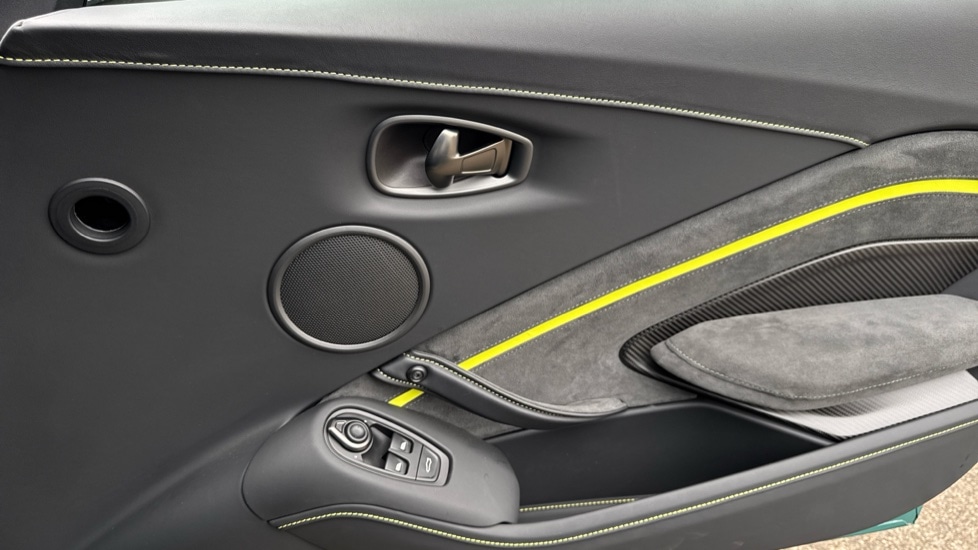 Used Aston Martin Vantage 2024 for sale - 76203881: Photo 34