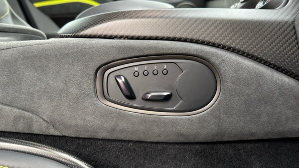 Used Aston Martin Vantage 2024 for sale - 76203881: Photo 36