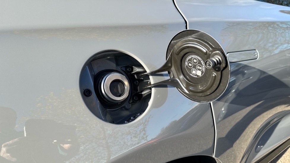 Used Aston Martin DBX 2025 for sale - 76552278: Photo 26