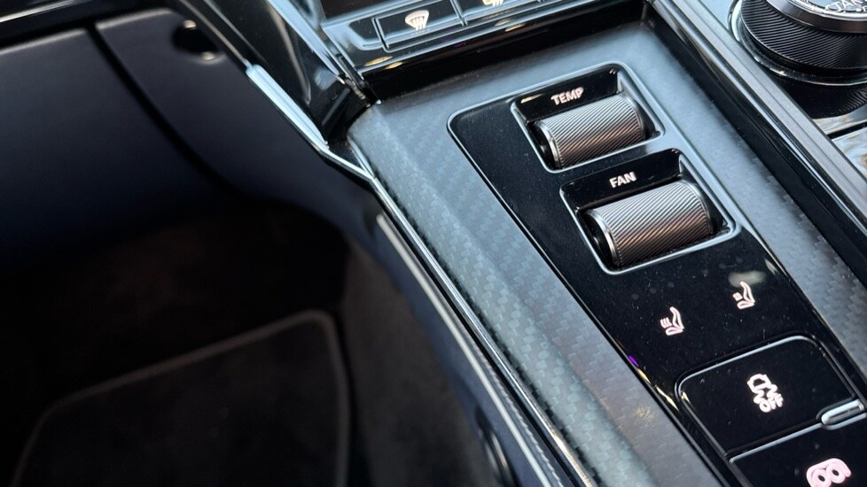 Used Aston Martin Vantage 2024 for sale - 76420314: Photo 48