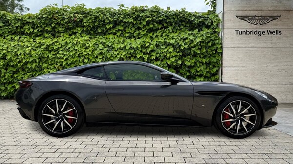 Used Aston Martin DB11 2017 for sale - 75391938: Photo 16