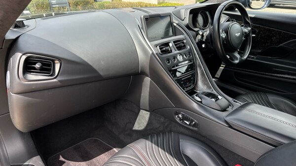 Used Aston Martin DB11 2017 for sale - 75391938: Photo 18