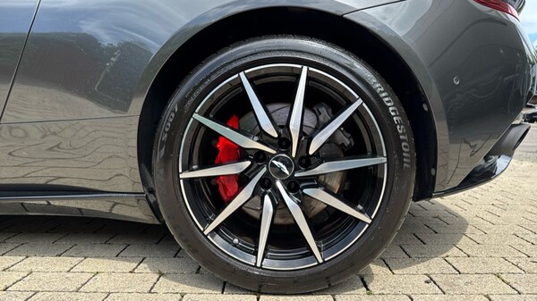 Used Aston Martin DB11 2017 for sale - 75391938: Photo 23