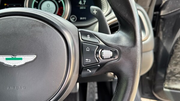 Used Aston Martin DB11 2017 for sale - 75391938: Photo 27