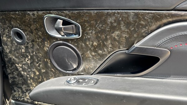 Used Aston Martin DB11 2017 for sale - 75391938: Photo 34