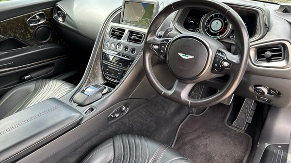 Used Aston Martin DB11 2017 for sale - 75391938: Photo 3