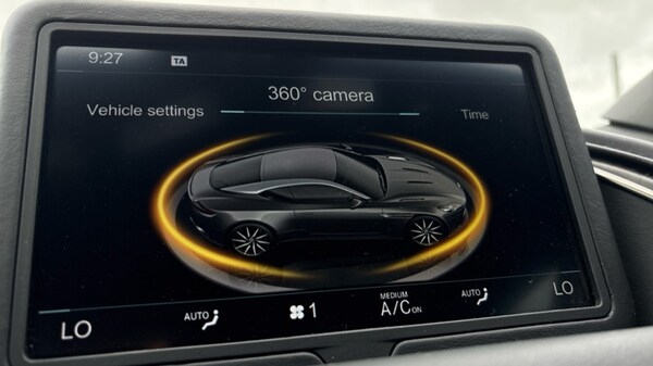 Used Aston Martin DB11 2017 for sale - 75391938: Photo 44