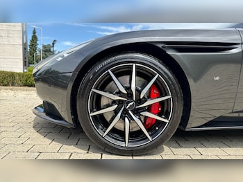 Used Aston Martin DB11 2017 for sale - 75391938: Photo