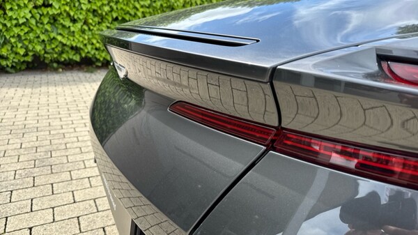 Used Aston Martin DB11 2017 for sale - 75391938: Photo 8