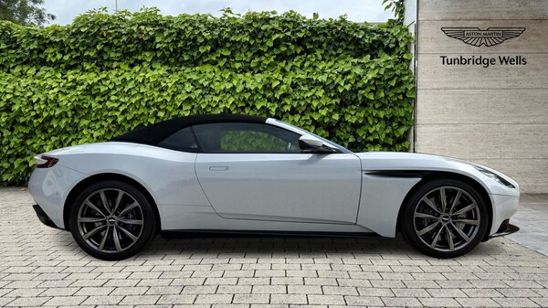 Used Aston Martin DB11 2021 for sale - 75391589: Photo 16