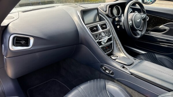 Used Aston Martin DB11 2021 for sale - 75391589: Photo 18